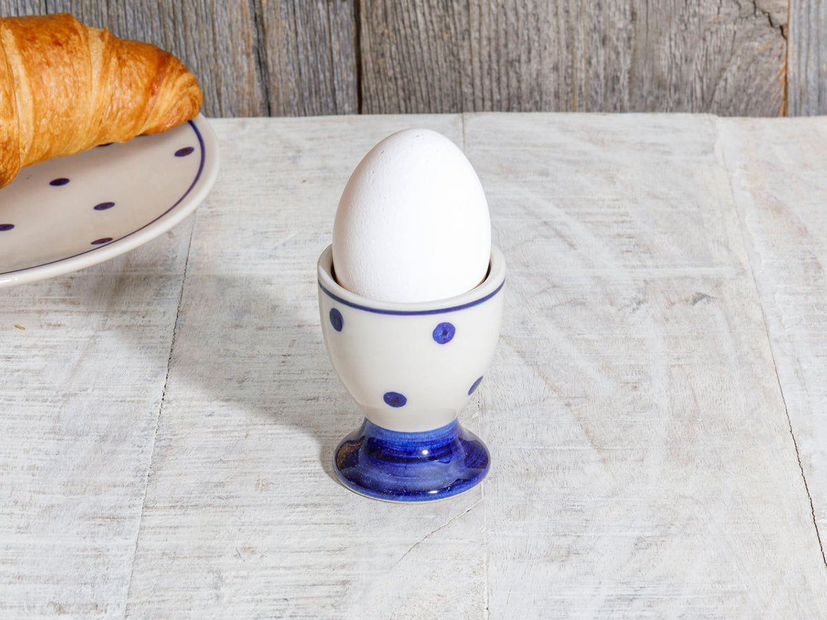 Eierbecher Keramik weiß blau gepunktet Bunzlau