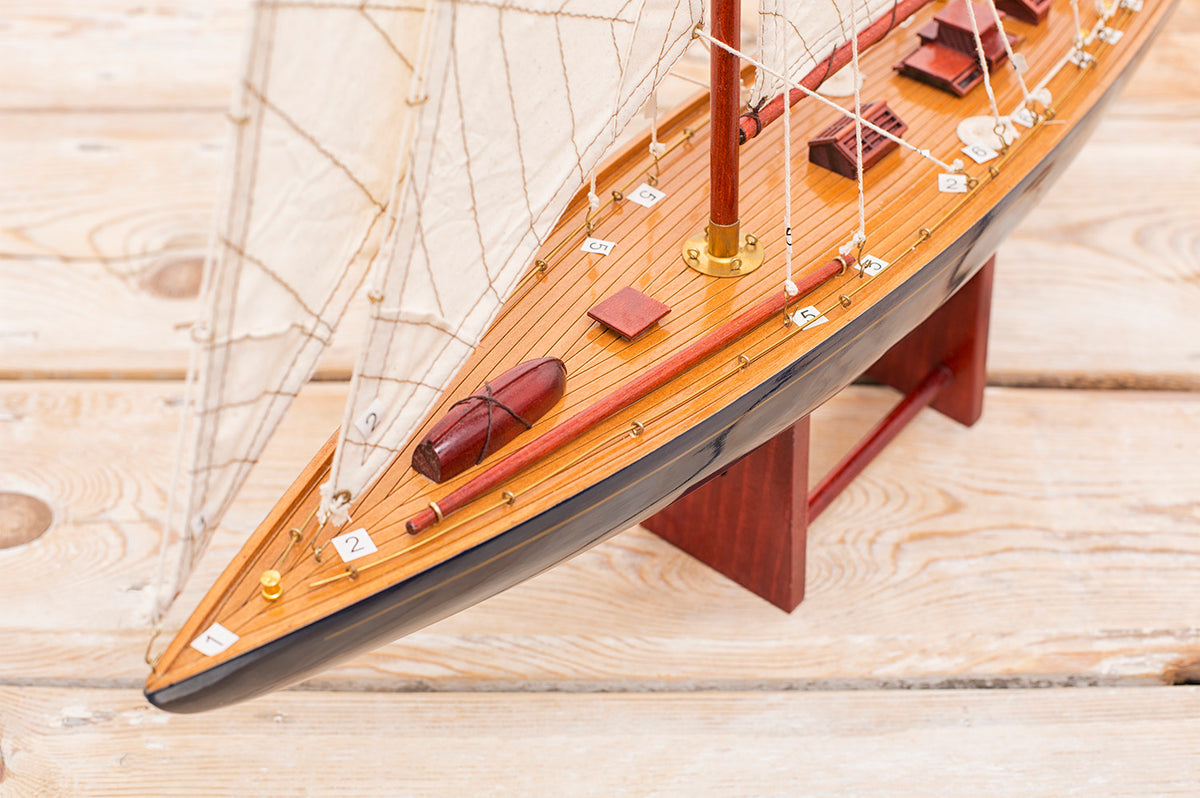 Segelschiff Modell Endeavour Lux
