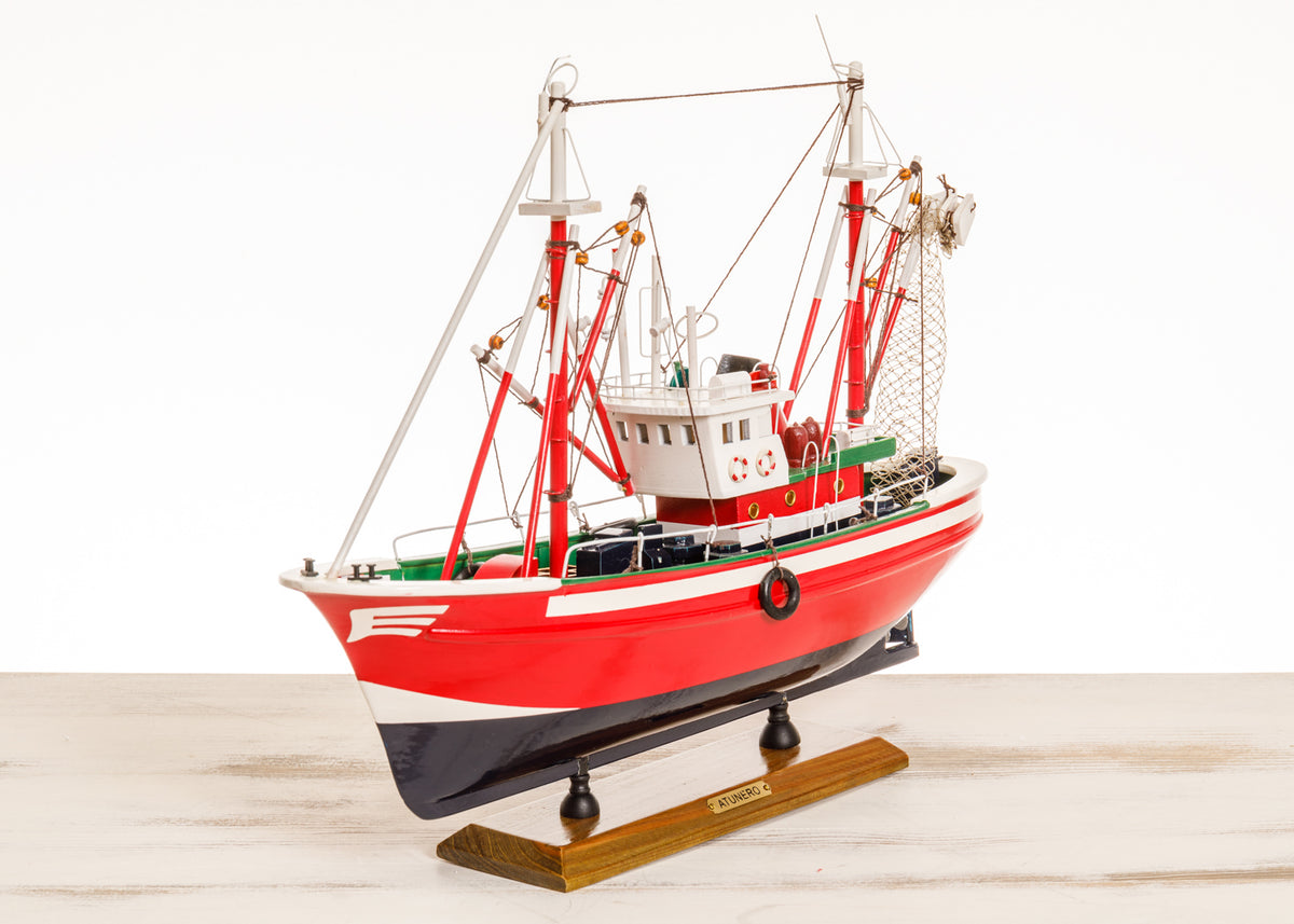 Modell Fischkutter schwarz rot