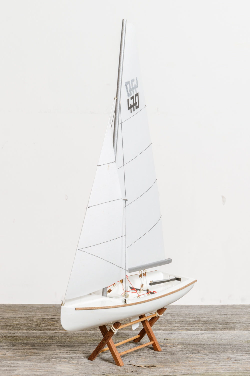 Weißes Segelschiff Modell Dekoration Holz