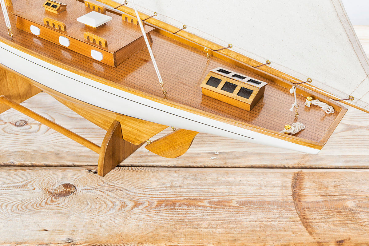 Dekoration Fertigmodell große Segelyacht