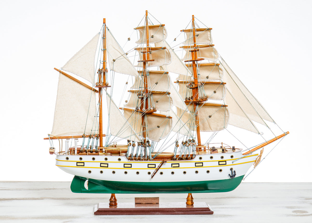 Klein Modell Gorch Fock Schiff
