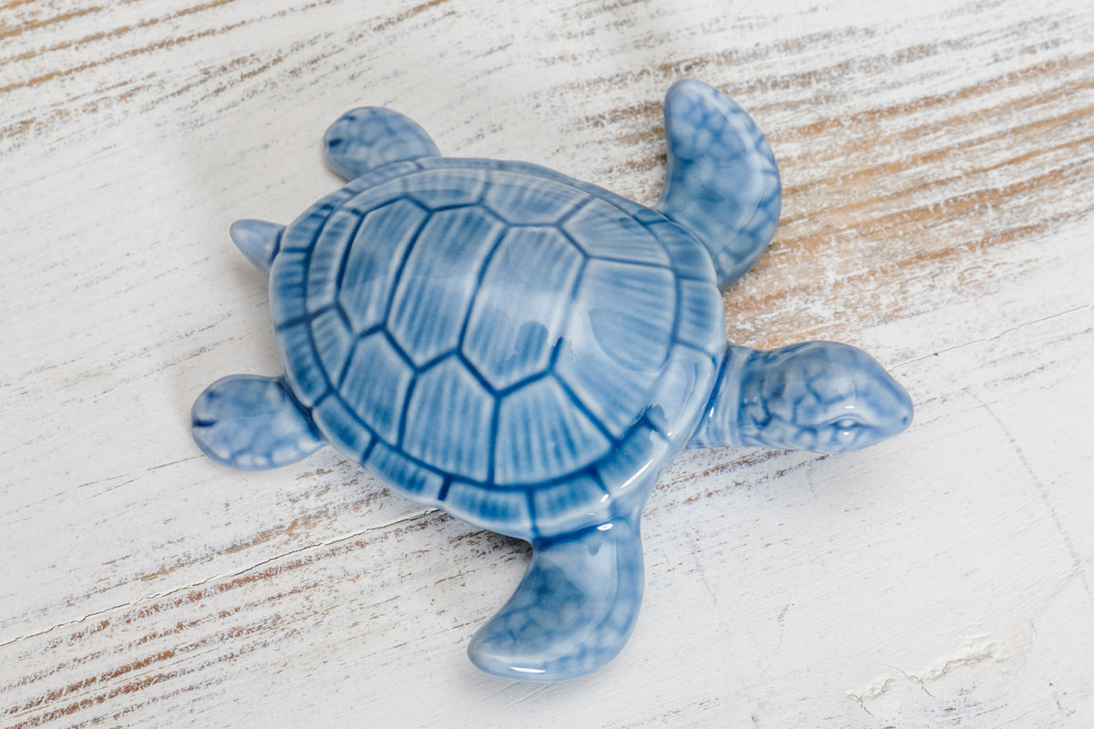 Schildkröte blau lackiert aus Steingut