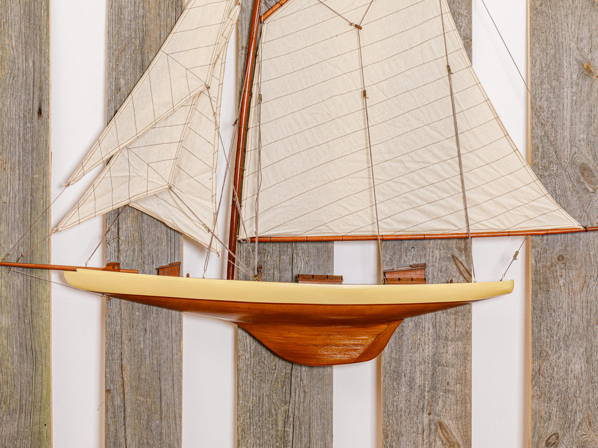 Halbrumpf Segelyacht