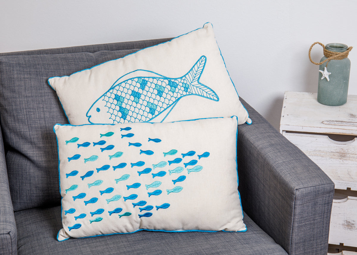 Kissenpaar weiß mit blauem Fischmotiv