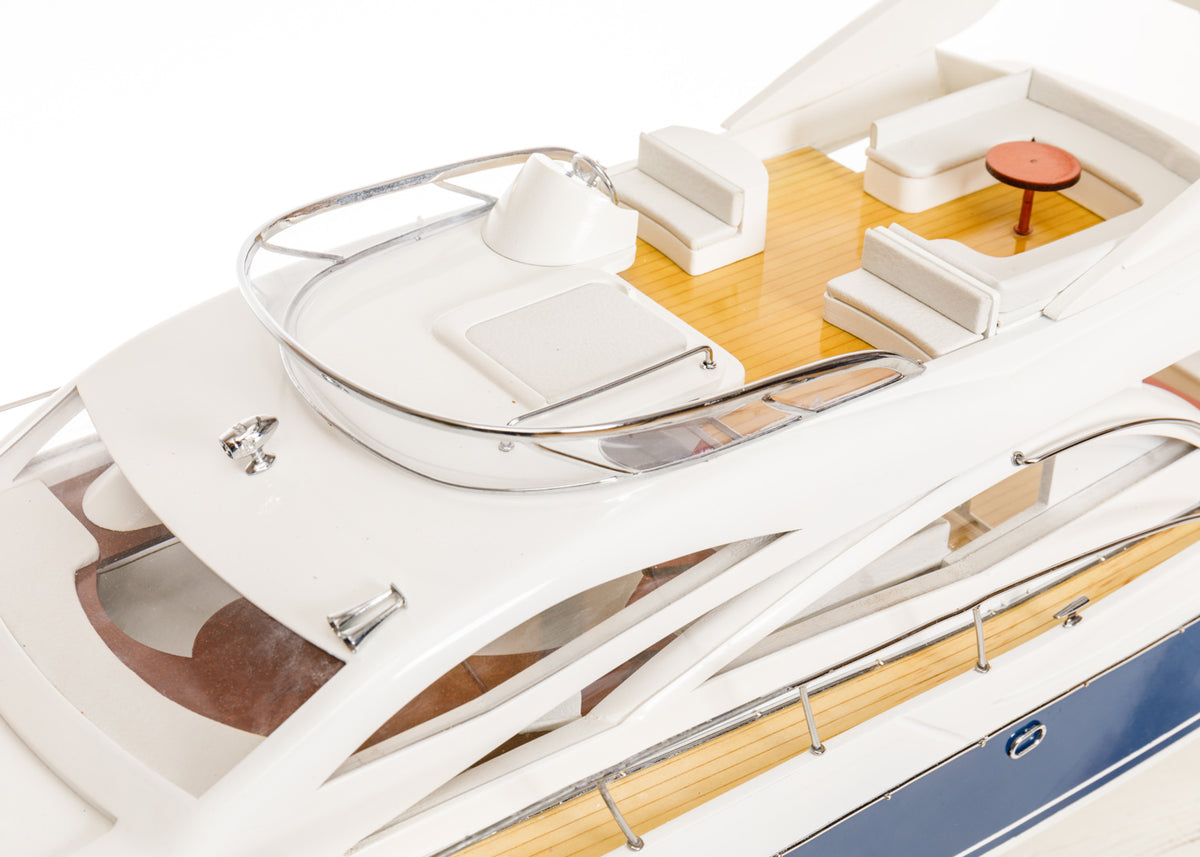 Model Motoryacht groß