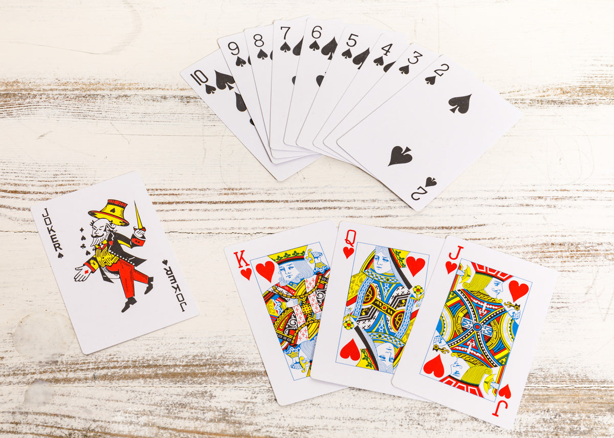 Spielkartenbox mit doppeltem Kartenspiel