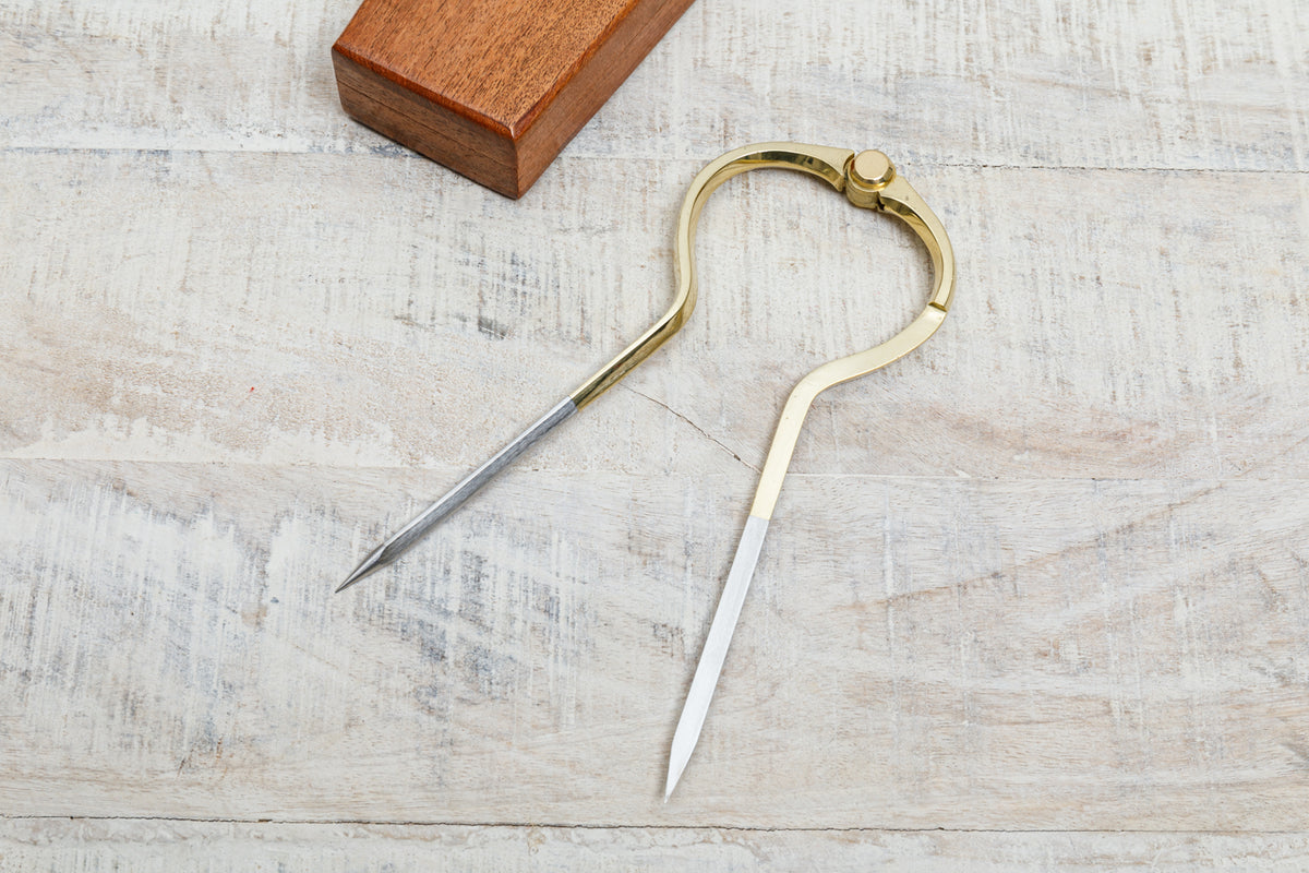 Einhandzirkel aus Messing Holzbox